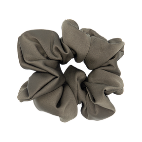 Matica Cosmetics Seiden Scrunchie Olive Grün Haargummi Hamburg Nachhaltigkeit 